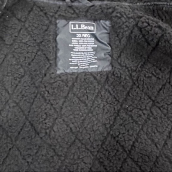 L.L. Bean Women's Black Quilted Vest Size 2XL - Picture 4 of 6